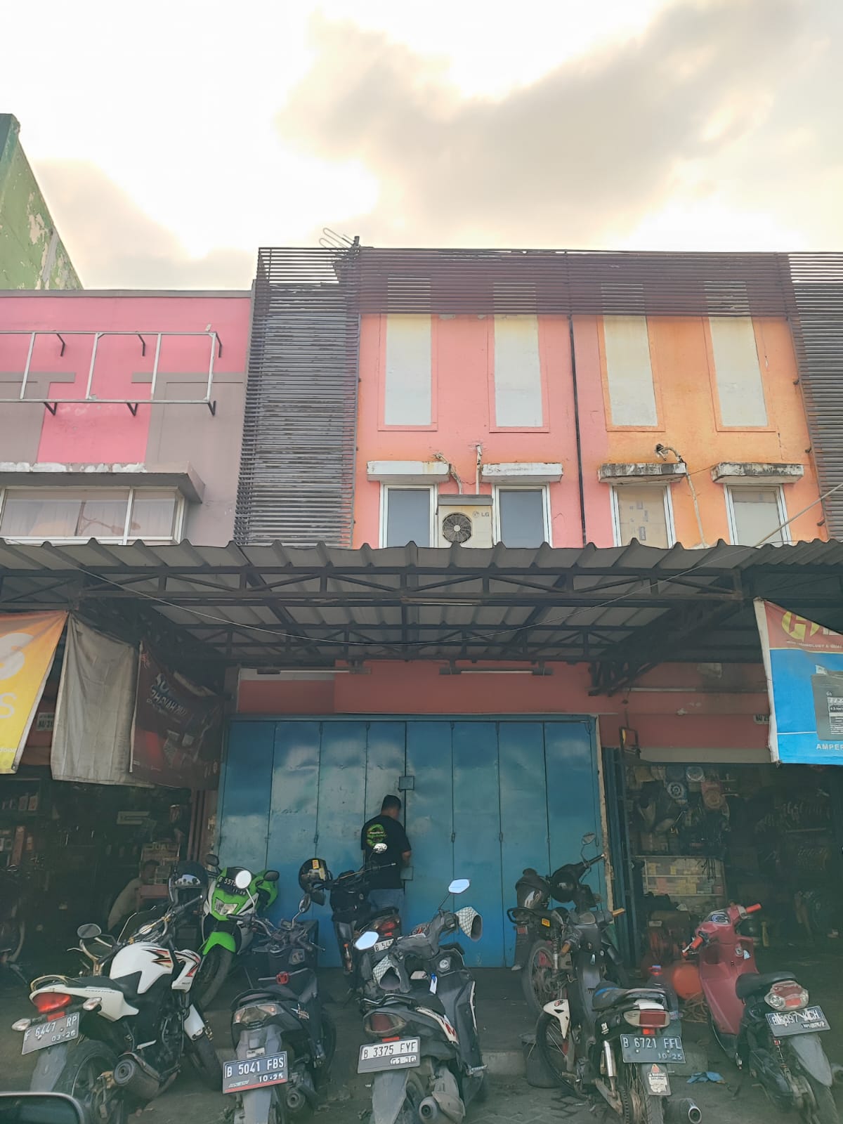 DiSewakan Ruko Di Tarum Barat Jababeka Cikarang
